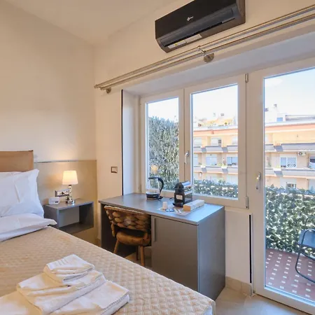 בית הארחה Luxury Vatican 4*